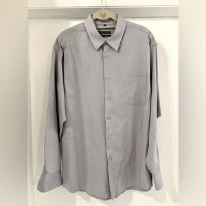 Mens dress shirt by Geoffrey Beene. Size 18-34/35 classic fit. EUC